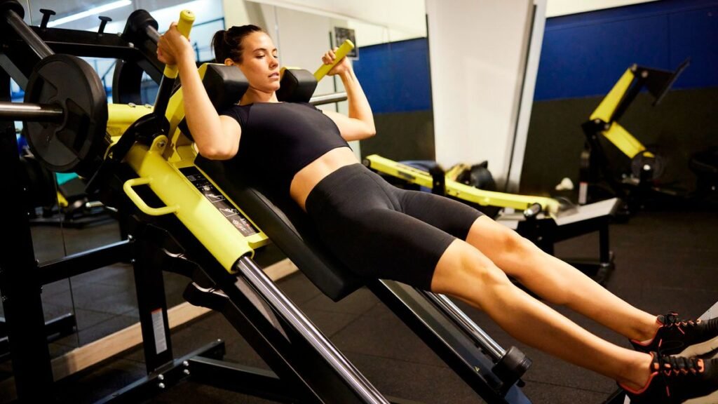 Hack Squat Rdl How To Do The Hack Squat—Barbell And Resistance Machine Variations ...